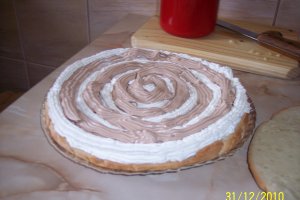 Tort cu crema de branza si ciocolata