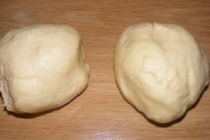 Prajitura cu nuci si dulceata