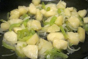Porc cu ananas şi sos dulce-acrişor