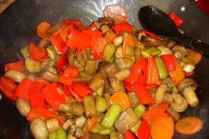 Legume sotate cu soia si curry