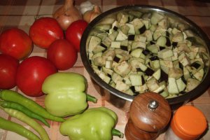MANCARICA DE VINETE CU USTUROI