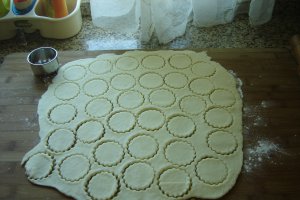 Sambusek cu telemea de oaie si za’atar