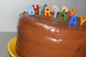 Tort de ciocolata cu bomboane Raffaello