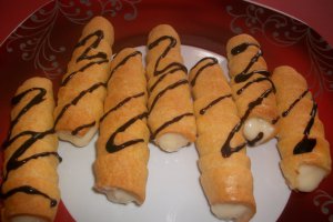 Rulouri cu crema de vanilie