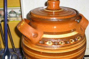 Sarmale in vas de lut