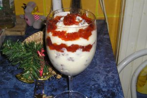 Gris cu lapte, stafide si dulceata de gutui