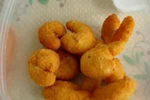 Creveti pane cu mazare pe pat de mamaliguta
