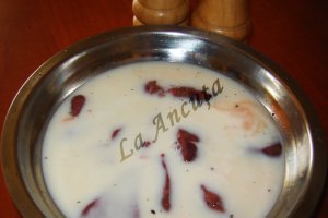 Ficat in lapte si mazare cu ciuperci