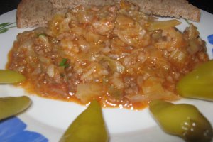 Varza cu carne tocata si orez