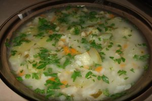 Ciorba de dovlecei cu iaurt