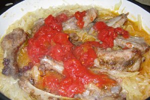 Varză dulce cu jambon şi coaste de porc