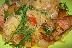 Varză dulce cu jambon şi coaste de porc