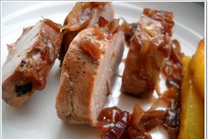 Muschiulet la cuptor cu ceapa caramelizata