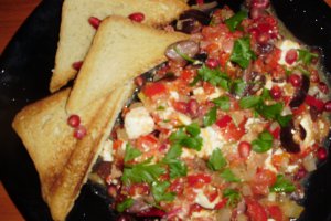 Salata greceasca calda