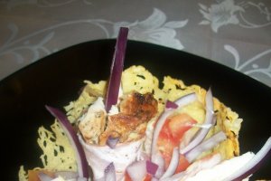 Cosulete de parmesan cu piept de pui si bacon