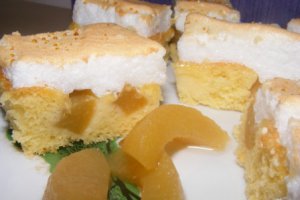 Deliciu cu piersici