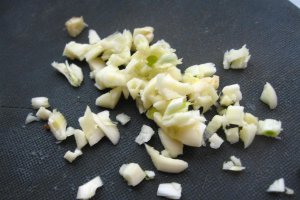 Vinete chinezesti in sos picant 酸辣茄子