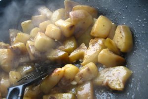 Vinete chinezesti in sos picant 酸辣茄子