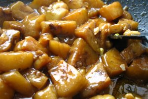 Vinete chinezesti in sos picant 酸辣茄子
