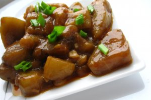 Vinete chinezesti in sos picant 酸辣茄子