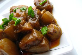 Vinete chinezesti in sos picant 酸辣茄子