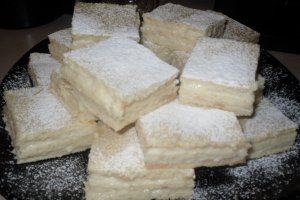 Prajitura cu foi si crema de lamaie