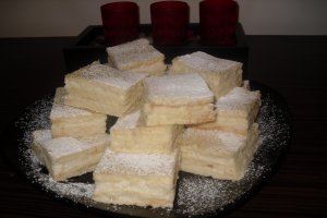 Prajitura cu foi si crema de lamaie
