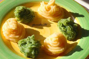 Pulpa aromata cu camasuta crocanta si piure colorat