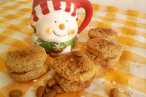Biscuiti cu migdale si fulgi ovaz