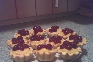 Tarte cu vanilie si visine