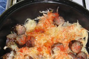 Mancare de varza murata cu carne afumata si carnati