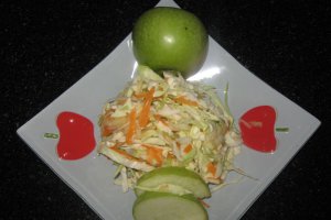 Salata de varza cu mar verde si morcov