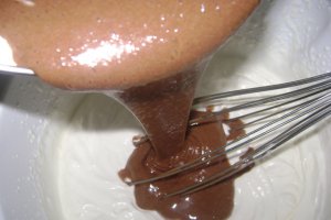 Tort imbatator de ciocolata cu alcool