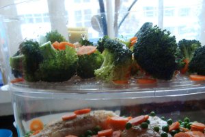 Peste cu broccoli si sos de branza