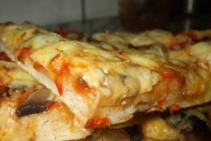 Pizza cu ciuperci
