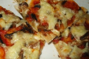 Pizza cu ciuperci