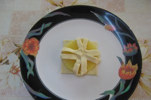 Flori din foietaj cu ananas
