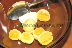 Tartine cu salata de oua