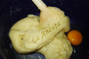Eclere cu crema de cafea