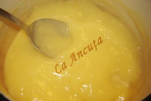 Ratuste cu crema de vanilie