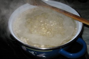 Iahnie de fasole cu carnati de casa