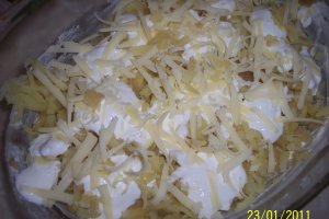 Cartofi cu cascaval la cuptor