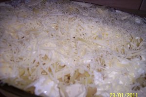 Cartofi cu cascaval la cuptor