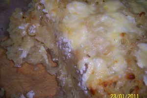 Cartofi cu cascaval la cuptor
