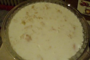 Tort de iaurt cu aroma de lamaie si jeleu de afine