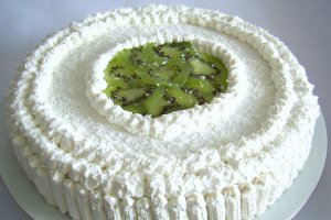 Tort cu fructe si frisca