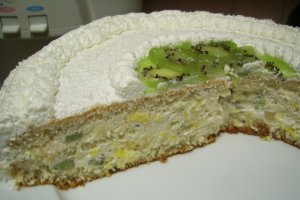 Tort cu fructe si frisca