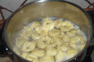 Tortellini in supa de pui