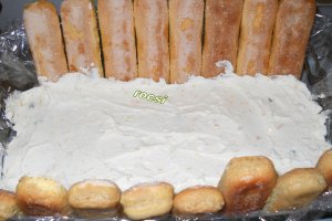 Tort cu crema mascarpone si fructe