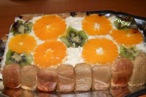 Tort cu crema mascarpone si fructe